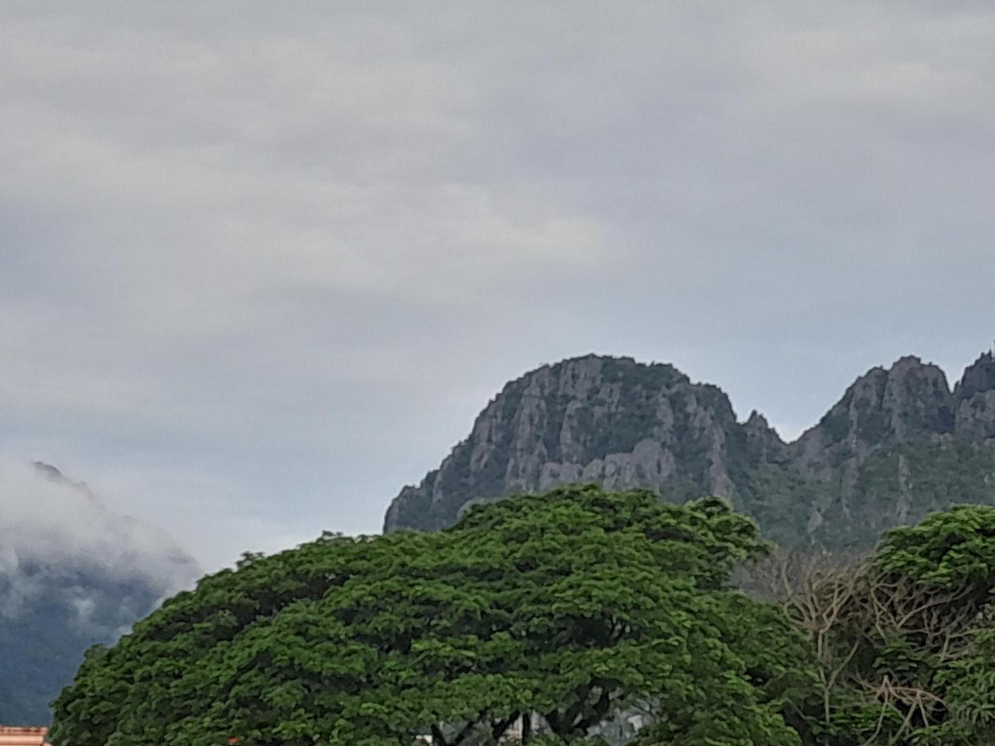 Vang Vieng Chanthala Hotel 1 Экстерьер фото